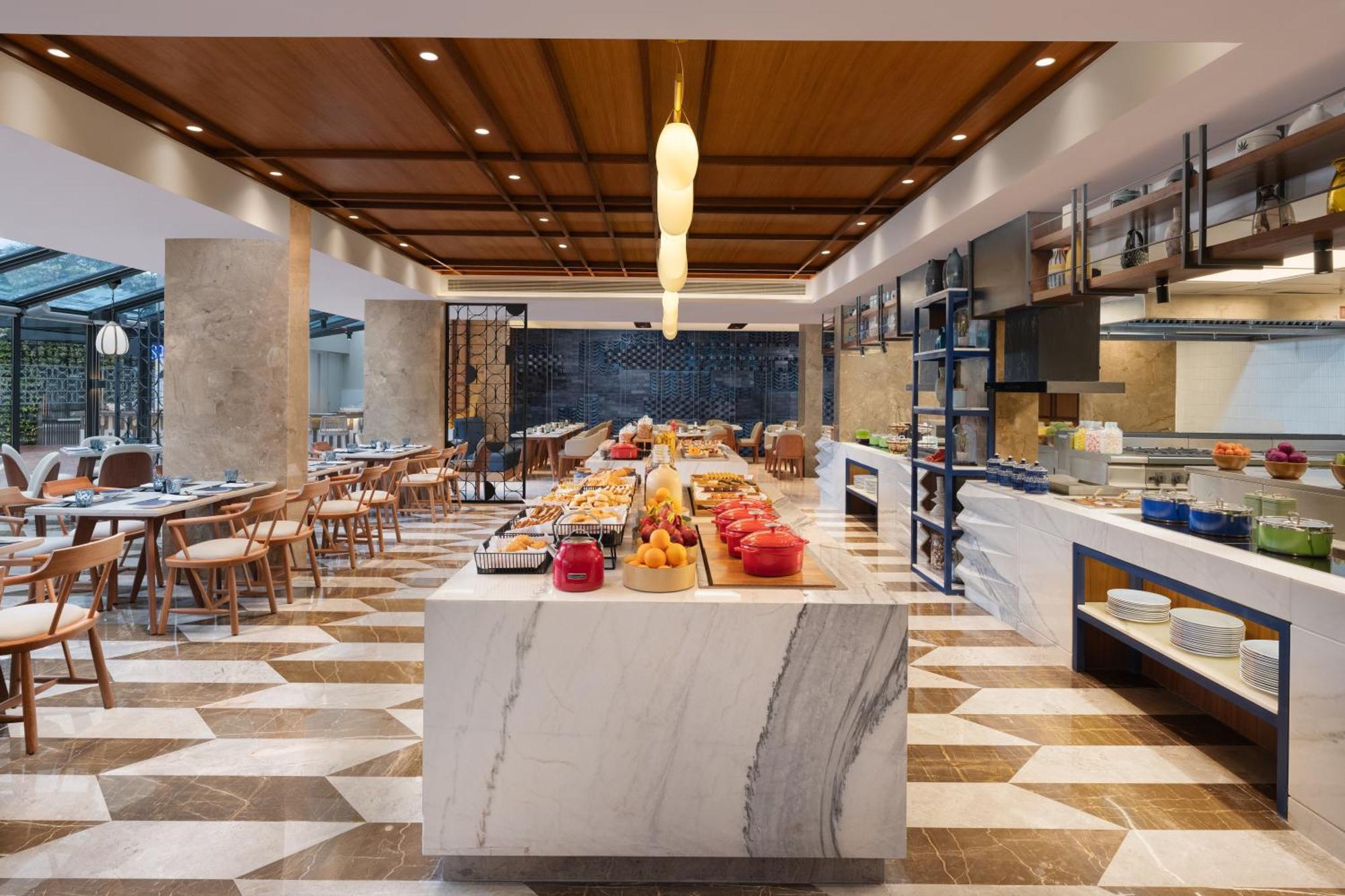 Courtyard By Marriott Goa Colva Hotel Bagian luar foto