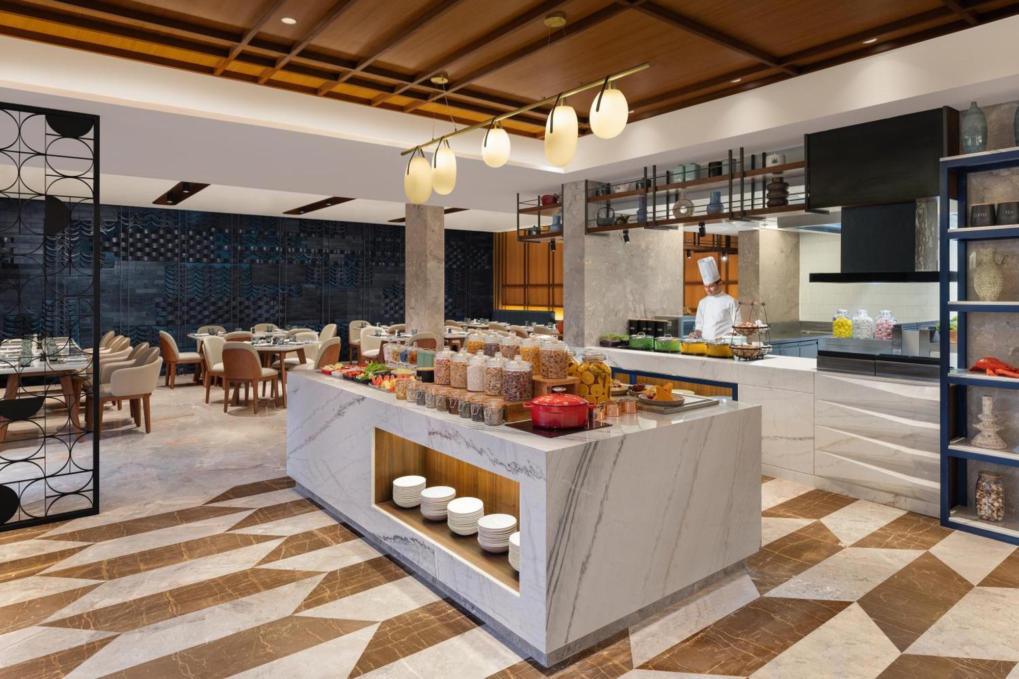 Courtyard By Marriott Goa Colva Hotel Bagian luar foto
