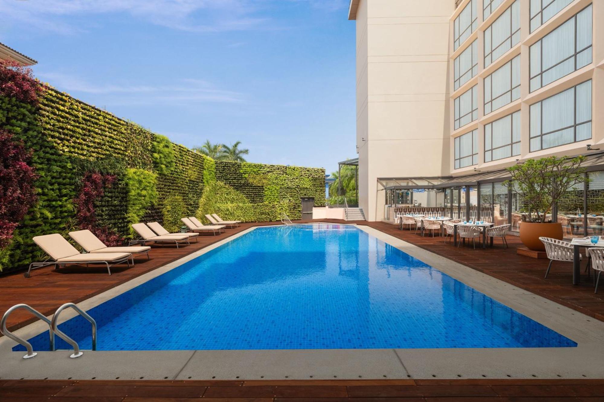 Courtyard By Marriott Goa Colva Hotel Bagian luar foto