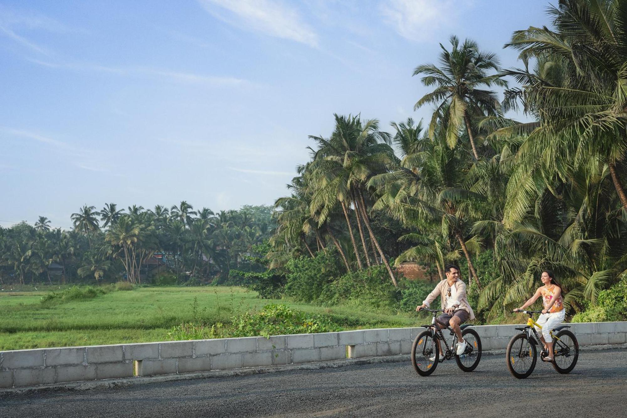 Courtyard By Marriott Goa Colva Hotel Bagian luar foto
